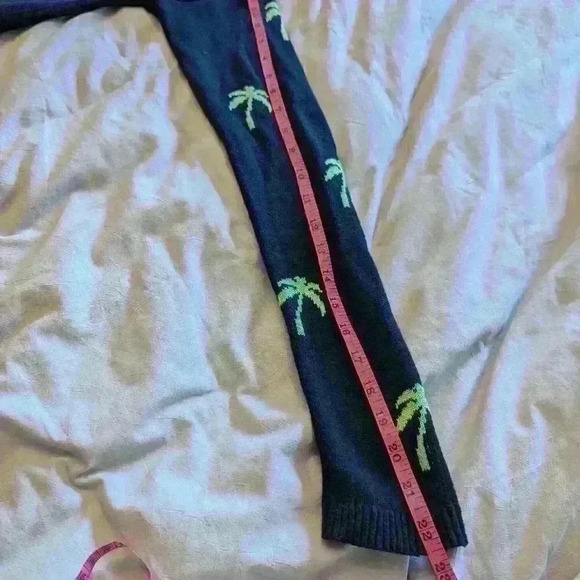 Hollister, Boat neck , Palm tree sweater, Navy and lime green, Size XS - Picture 3 of 12